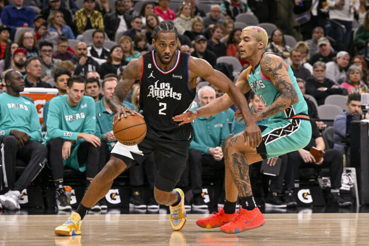 Kawki Leonard i Jeremy Sochan/Foto REUTERS