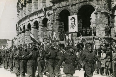 Ulazak 3. bataljuna Prve istarske brigade Vladimir Gortan u oslobođenu Pulu 1945. / Foto Muzej antifašističke baštine