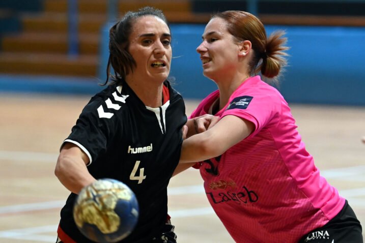 Kristina Plahinek/V. KARUZA