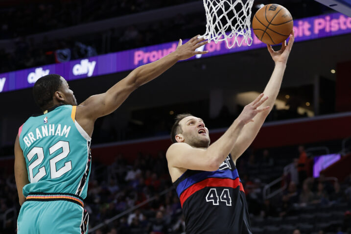 Bojan Bogdanović i Malaki Branham/Foto REUTERS