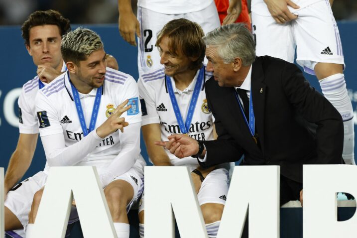 Federico Valverde, Luka Modrić i Carlo Ancelotti/Foto REUTERS