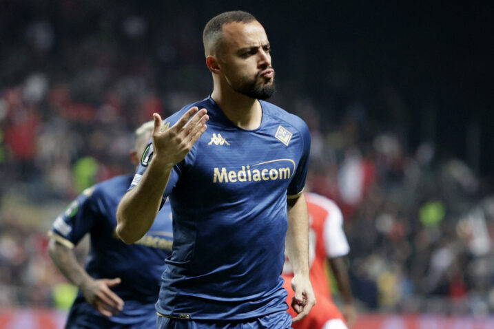Arthur Cabral zabio je dva gola za Fiorentinu/Foto REUTERS