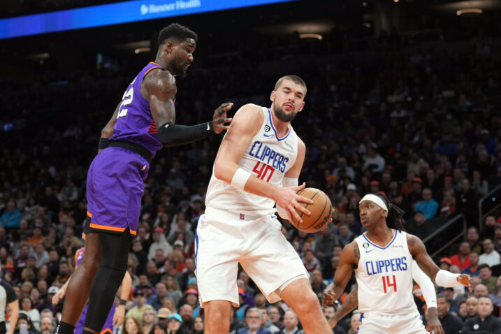 Deandre Ayton i Ivica Zubac/Foto REUTERS