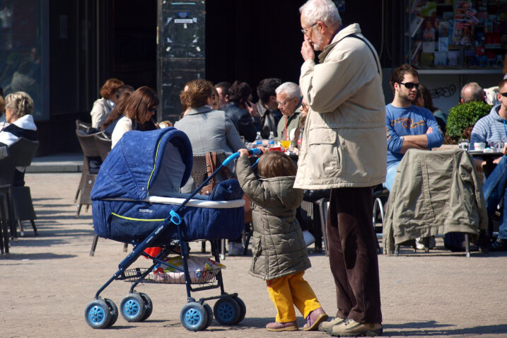 Sve je manje djece i mladih, a sve više starijih od 65 godina / Foto BORNA FILIĆ/PIXSELL