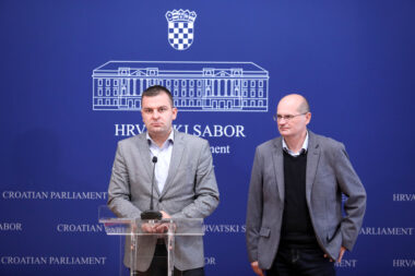 Politički odnosi na kušnji - HSLS-ovci Dario Hrebak i Darko Klasić / PATRIK MAČEK/PIXSELL