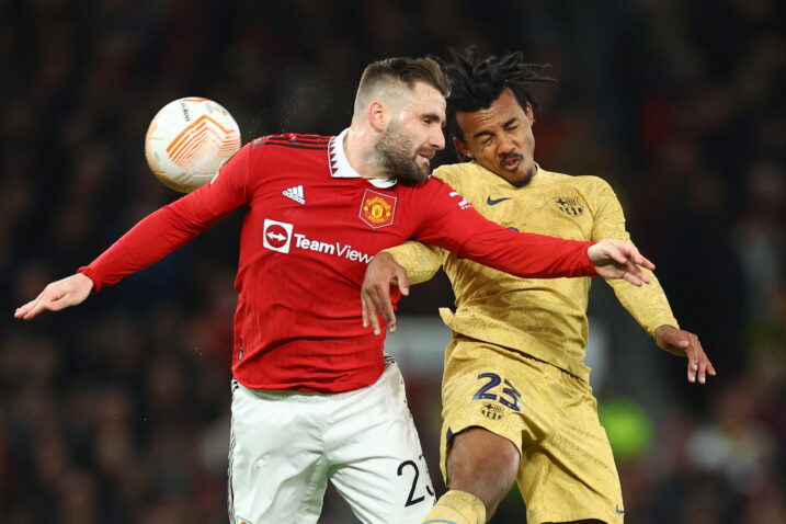 Luke Shaw i Jules Kounde/Foto REUTERS