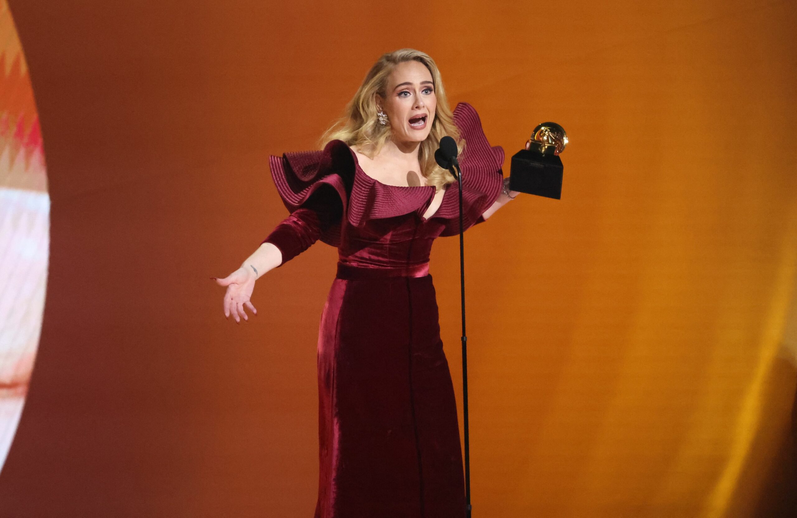 Slavna Adele snimljena u veljači / Reuters