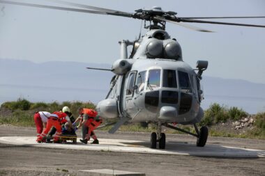 Hrvatska hitna služba se godinama »pokriva« vojnim helikopterima koji ipak nisu prilagođeni prevoženju unesrećenih i ostalih hitnih pacijenata / Foto GORAN KOVACIC/PIXSELL
