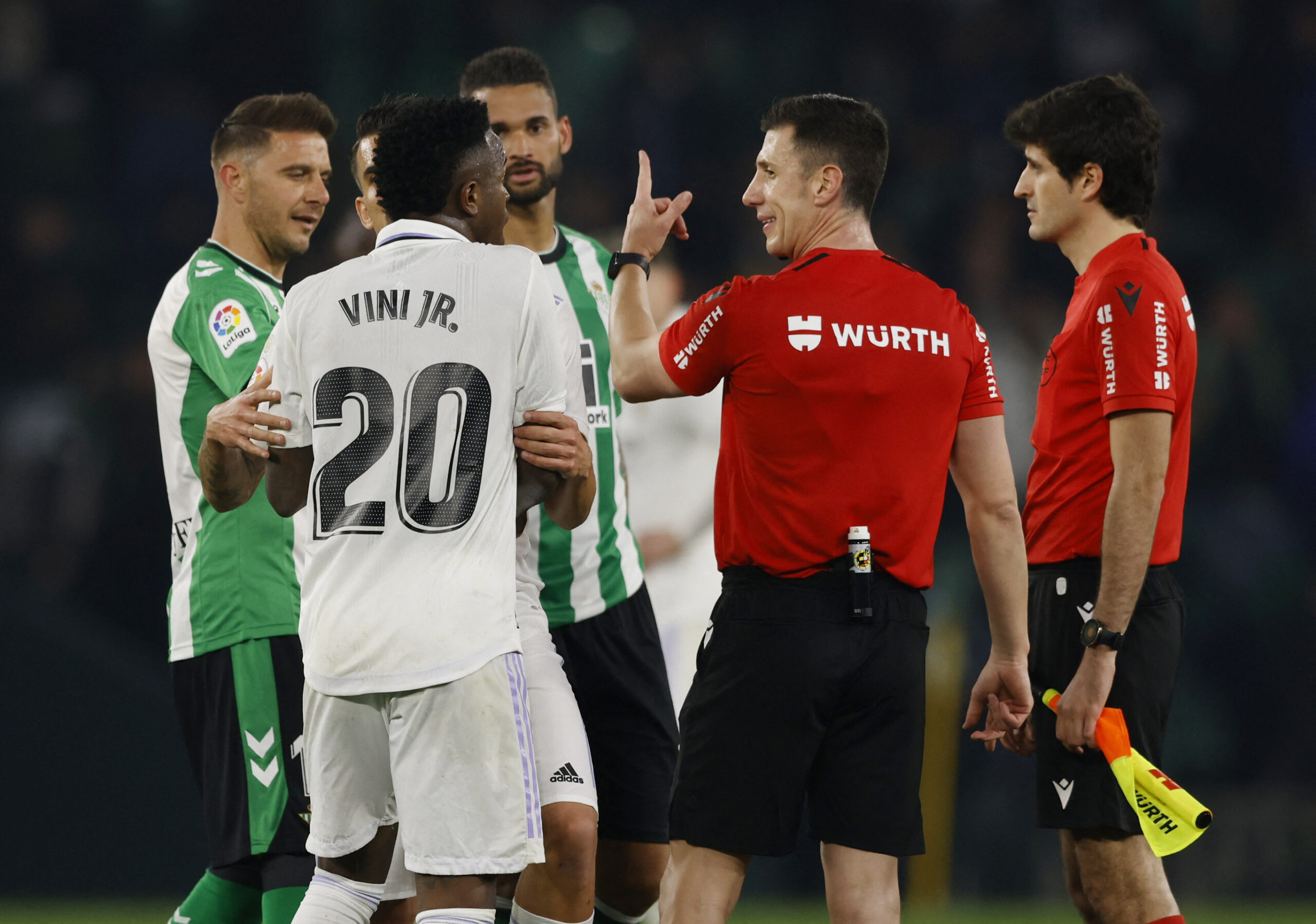 Real Madrid kiksao kod Betisa, Benzemi poništen jedini gol na utakmici