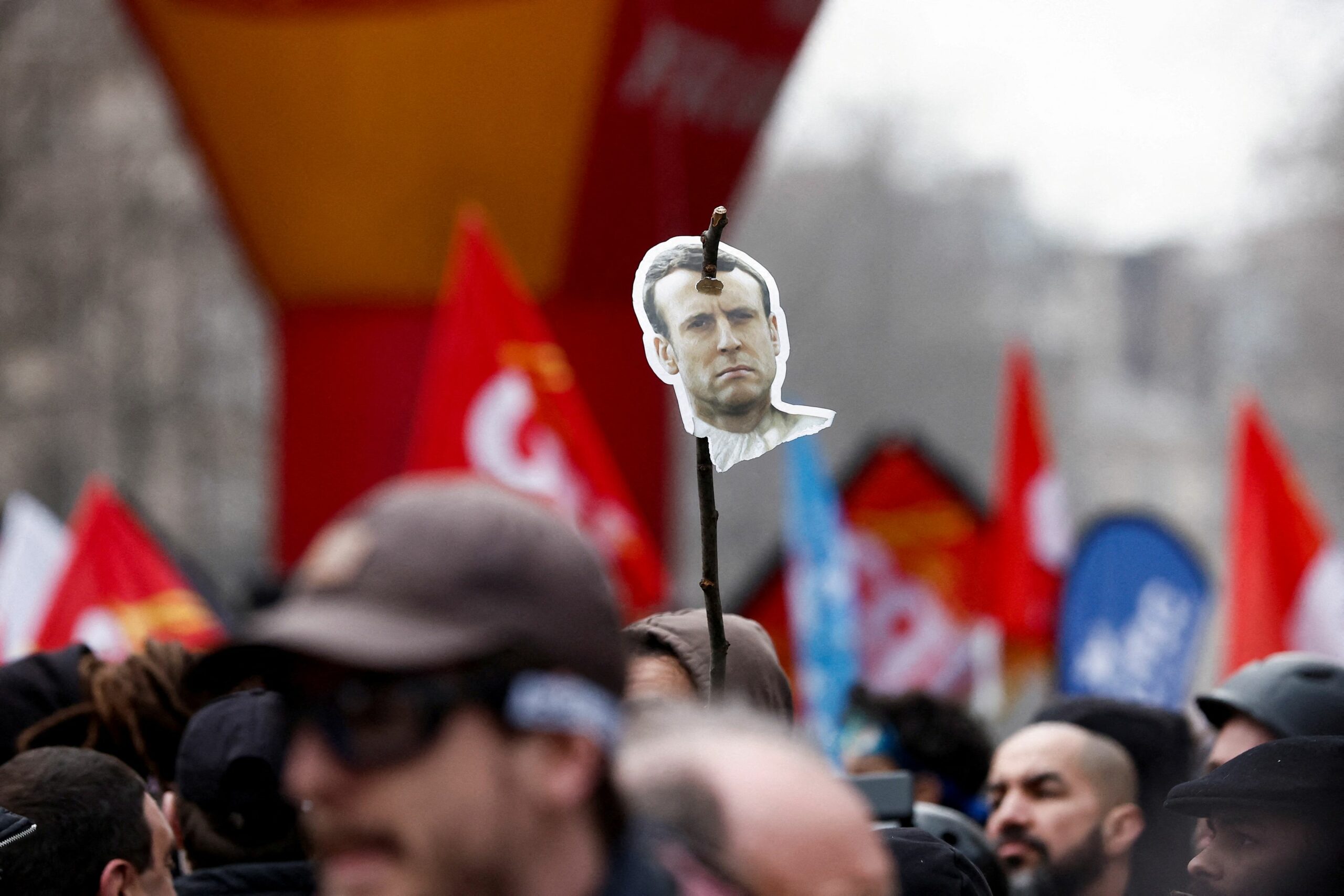 Macron zaobišao glasanje u Narodnoj skupštini i izazvao bijes građana Francuske: Prijeti eskalacija nasilja