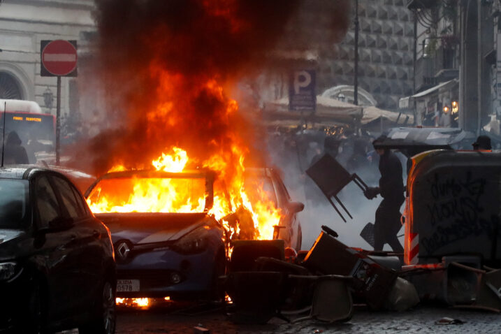 Ovako su izgledale ulice u Napulju uoči u gostovanja navijača Eintrachta/Foto REUTERS