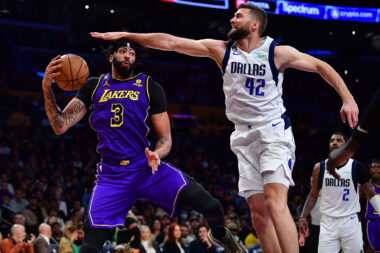 Anthony Davis i Maxi Kleber/Foto REUTERS