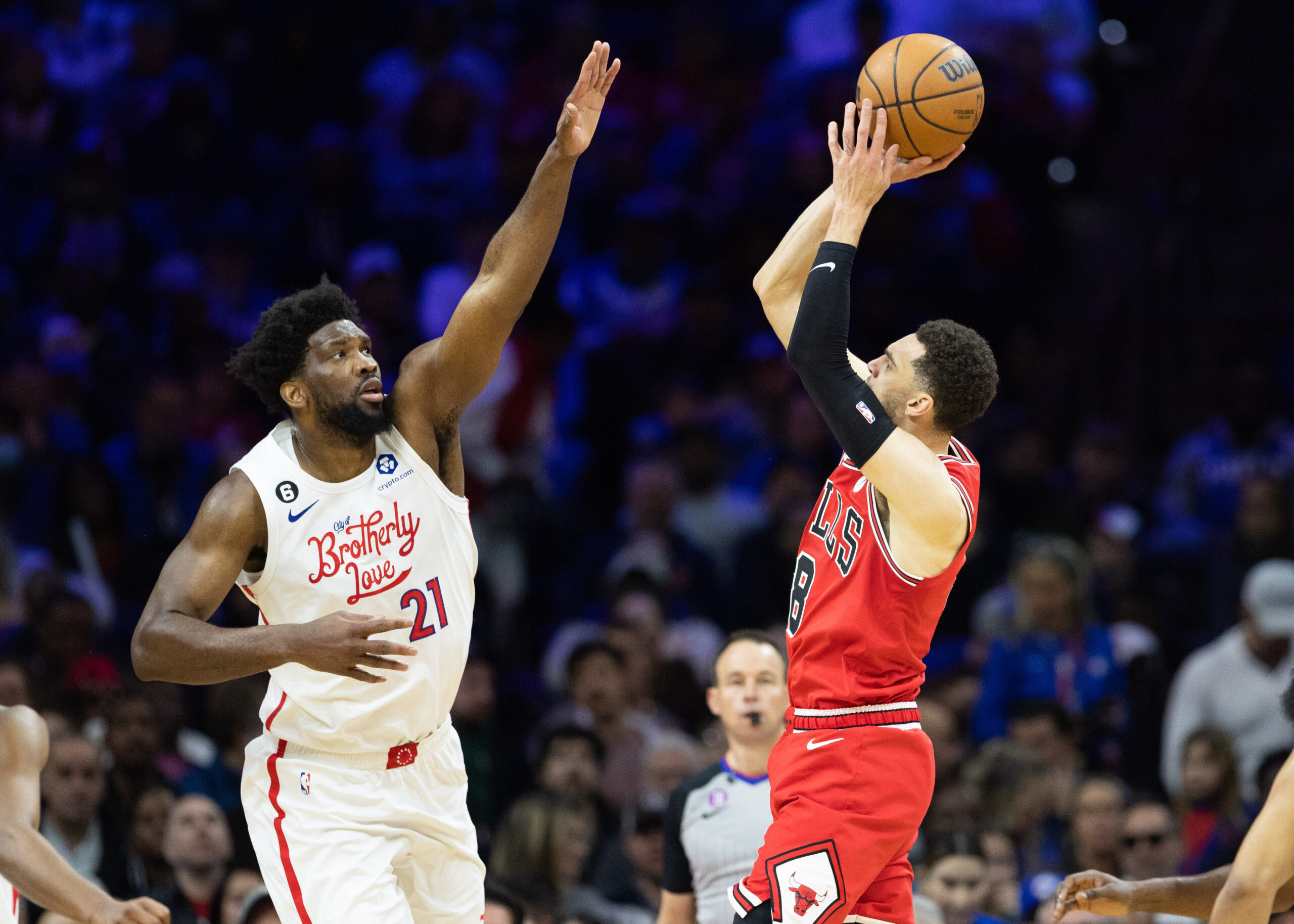 Joel Embiid i Zach LaVine/Foto REUTERS
