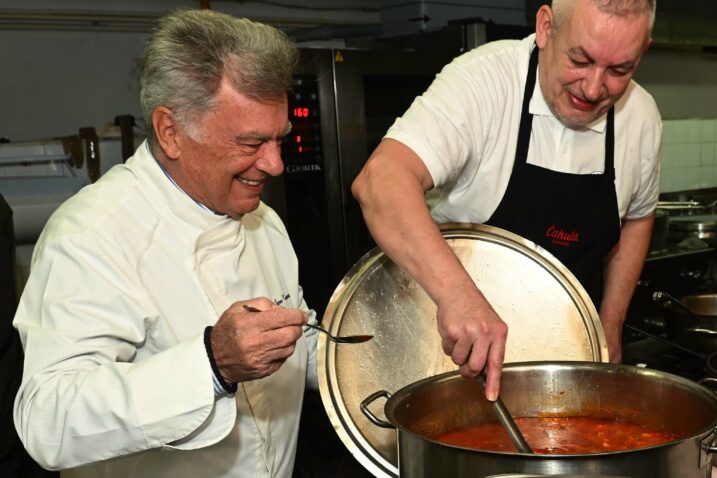 Stevo Karapandža i Nenad Posavec ili kulinarska elita "na delu" / Foto Marko Gracin