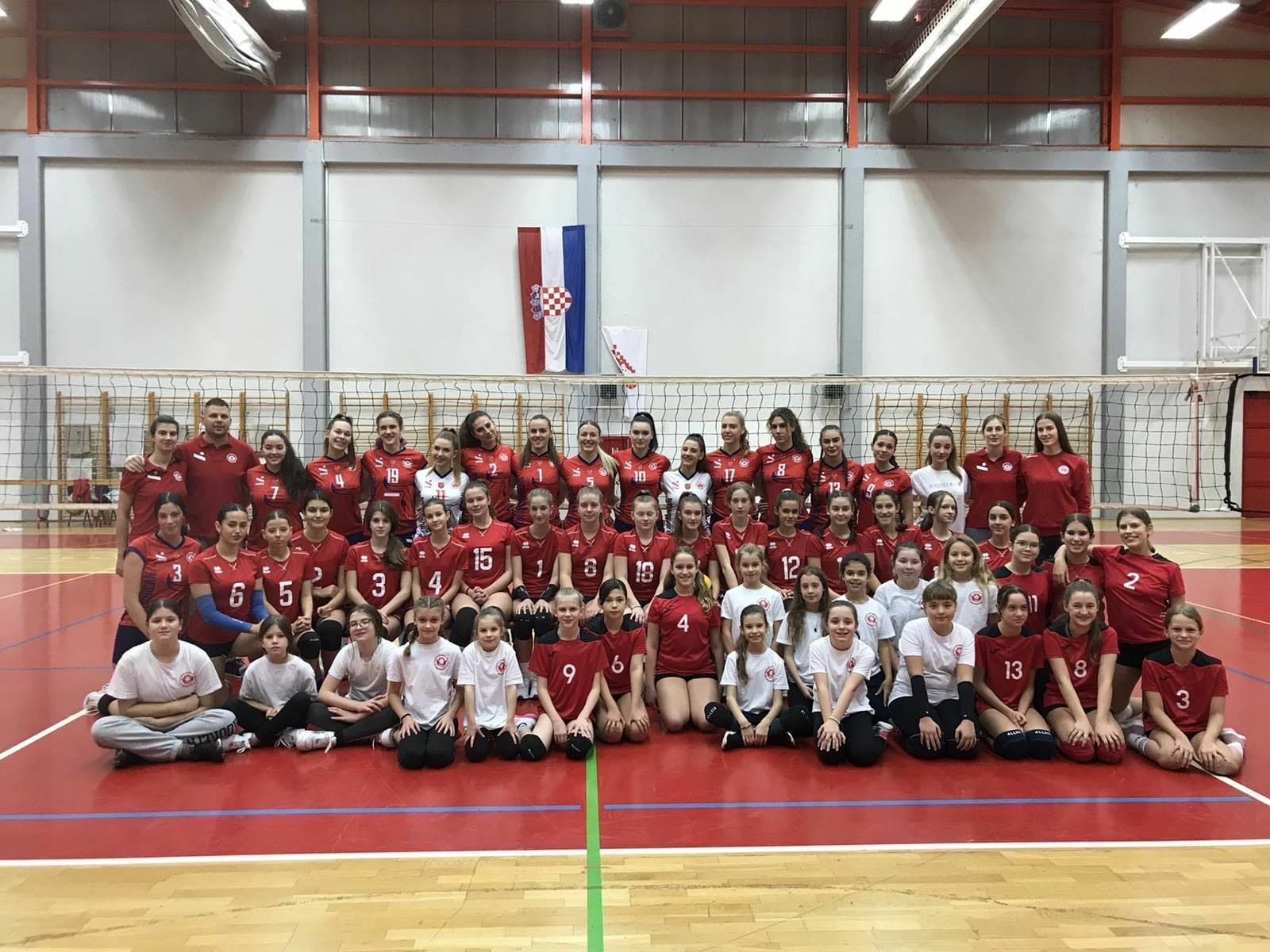 RASADNIK ODBOJKAŠKIH TALENATA - Sve natjecateljice ŽOK-a Grobničan sa stručnim stožerom