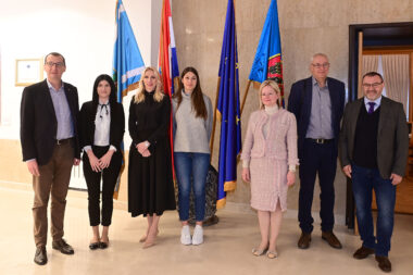 Marko Filipović, Sanja Varaklić Kučić, Iva Florjančič, Veronika Šokota, Sandra Krpan, Zdravko Ivanković i Slaviša Bradić/Foto V. KARUZA