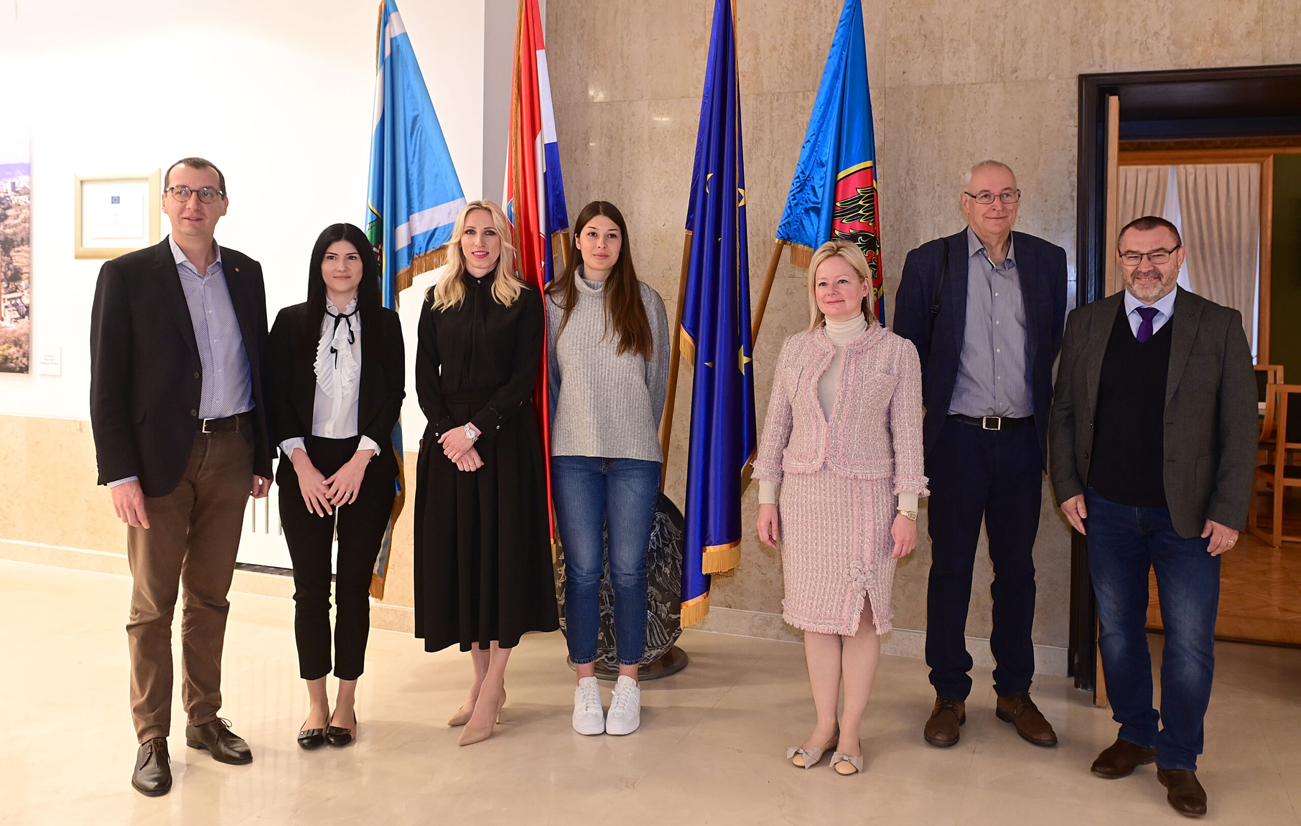 Marko Filipović, Sanja Varaklić Kučić, Iva Florjančič, Veronika Šokota, Sandra Krpan, Zdravko Ivanković i Slaviša Bradić/Foto V. KARUZA
