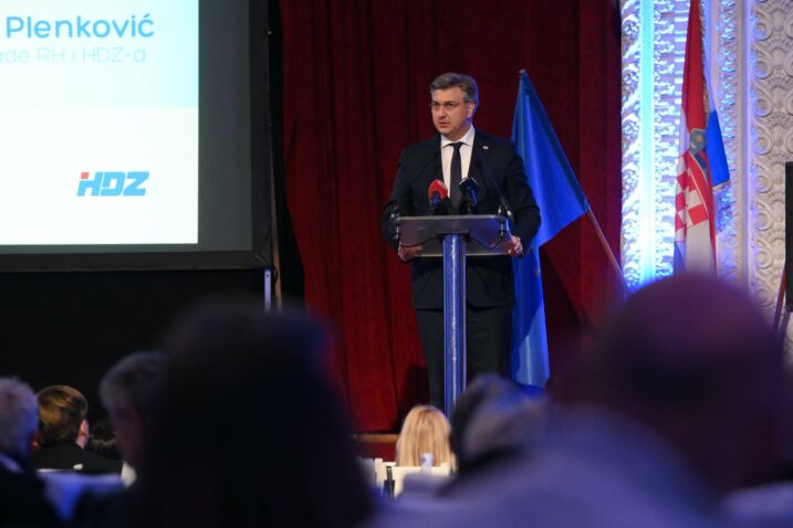 Andrej Plenković drži govor na obljetnici HDZ-a Istre