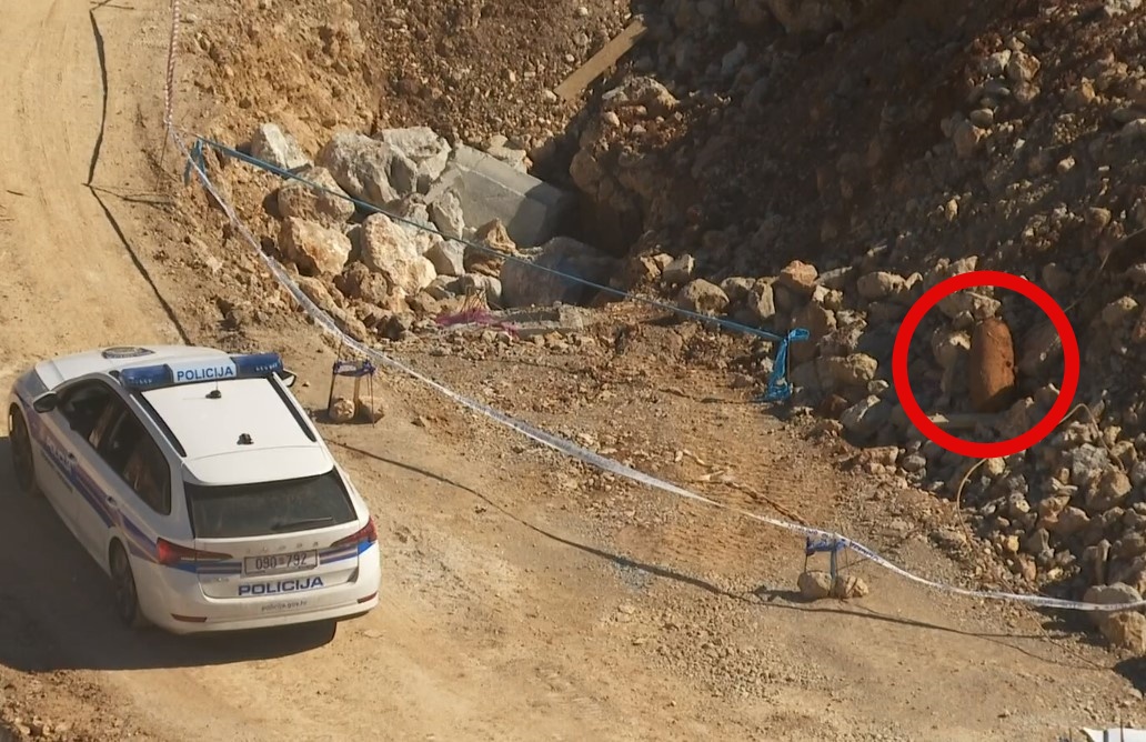 Na gradilištu ceste D 403 ispod ZTC-a pronađena aviobomba: “Staju svi radovi, sve što proizvodi vibracije”