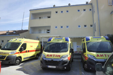 Najveći dio manjka zdravstvenih ustanova odnosi se na Dom zdravlja i Zavod za hitnu medicinu / Foto S. DRECHSLER