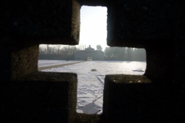 Ulaz u nacistički logor smrti Sachsenhausen / Foto Reuters