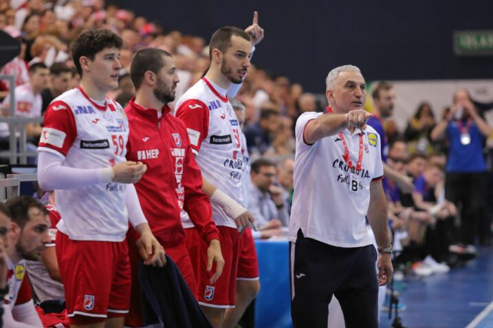 Goran Perkovac s reprezentativcima/Foto PIXSELL