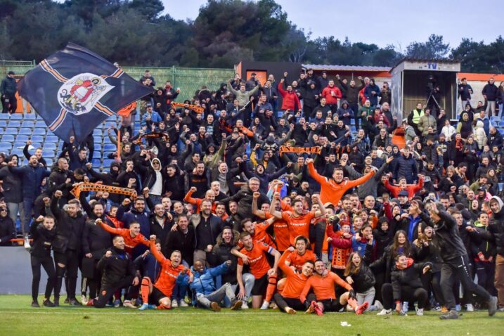 Šibenčani su burno proslavili ulazak u finale Kupa zajedno sa svojim navijačima/Foto PIXSELL