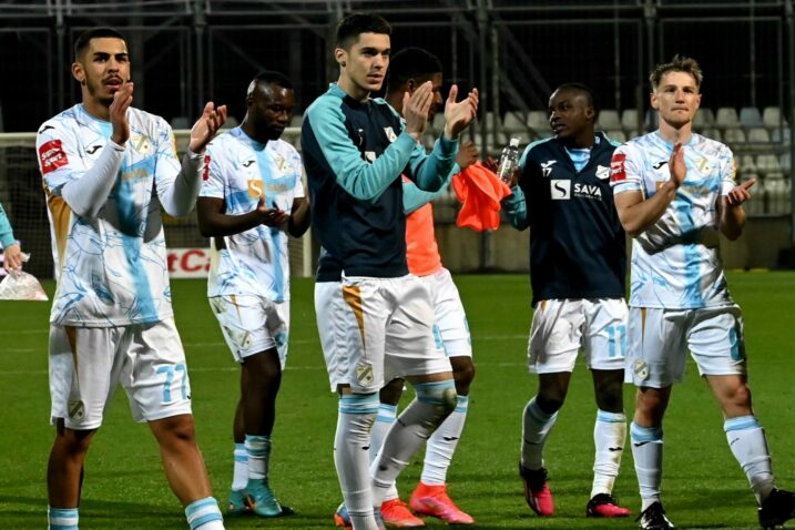 ZAPAŽENA PARTIJA - Niko Janković zahvalio je navijačima na podršci/Foto M. GRACIN