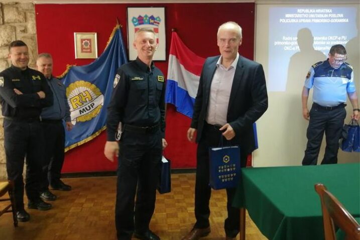 Foto PU PG