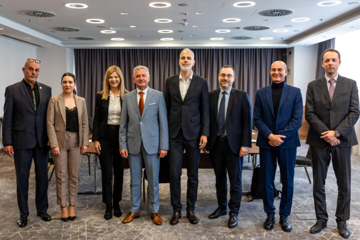 Svemir Obilinović, Maja Čeko, Mirjana Žurić, Željko Burić, Mihailo Janković, Luka Juroš, Vili Bassanese, Ivan Belušić