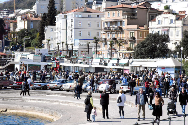 Opatija, ali i Rijeka prednjačile po broju noćenja u obiteljskom smještaju / Foto S. DRECHSLER