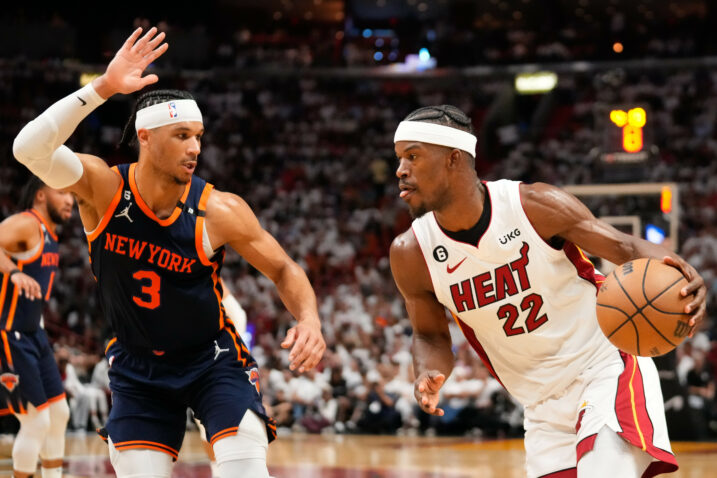 Jimmy Butler i Josh Hart/Foto REUTERS