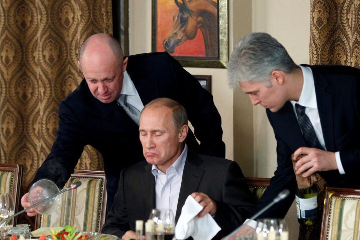 Jevgenij Prigožin i Vladimir Putin snimljeni u nekim sretnijim vremenima, dok je Prigožin još vodio ekskluzivni restoran Cheval Blanc / Foto Reuters