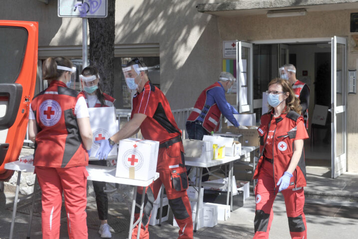 Crveni križ je najjača humanitarna organizacija - prikupljanje pomoći u doba pandemije / Snimio VEDRAN KARUZA