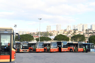 Autobusa, i onih novije generacije, ima, ali ih nema tko voziti / Foto V. KARUZA