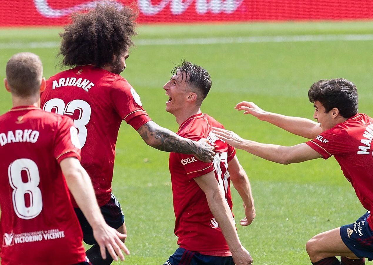 Ante Budimir sa suigračima/Foto Osasuna, MIKEL SAIZ