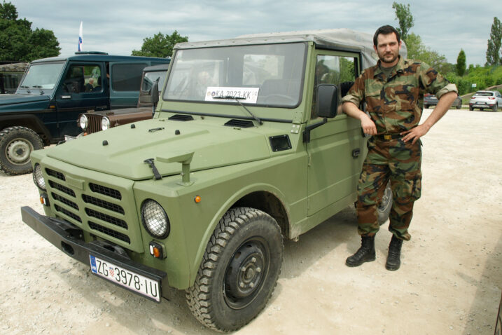 Dominik Horvat i njegova Fiat Campagnola iz 1976. godine / Foto DAMIR BATISTIĆ