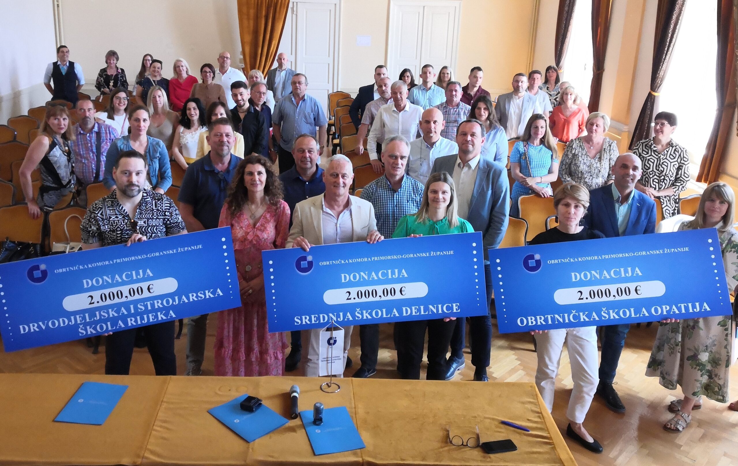 Po 2.000 eura s Bala obrtnika dobile tri škole / Foto V. MRVOŠ