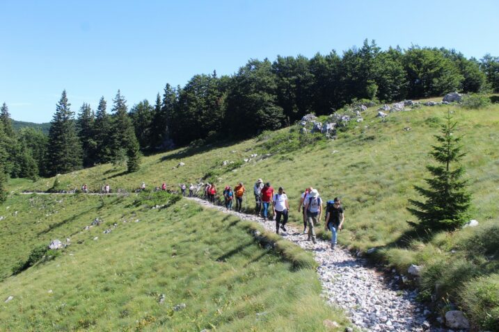 Na pješačenju od Zavižana do Alana bilo je 150 sudionika