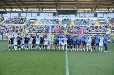 VELIKA OČEKIVANJA - Nogometaši i struka Rijeke na predstavljanju za novu sezonu/Foto HNK RIJEKA