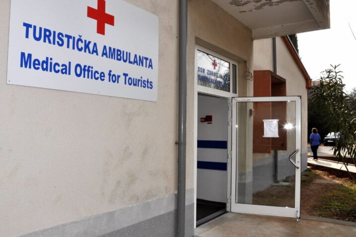 Turistička ambulanta u Krku / Snimio M. TRINAJSTIĆ