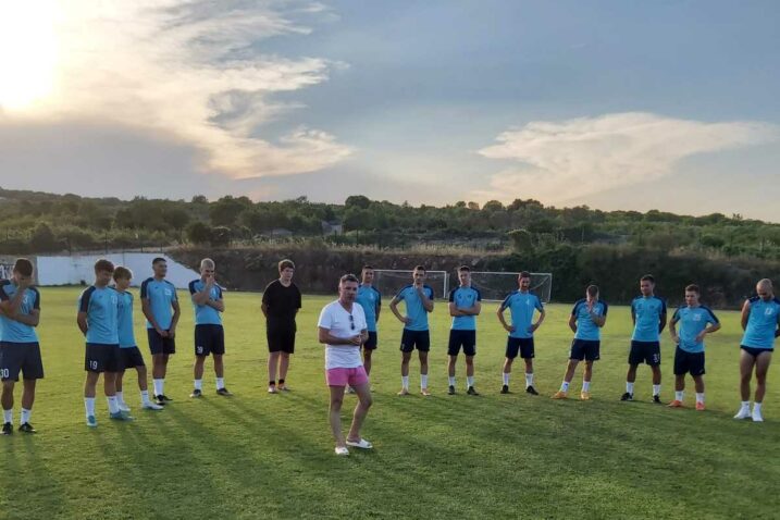 Predsjednik Denis Šikljan obratio se igračima uoči prvog treninga