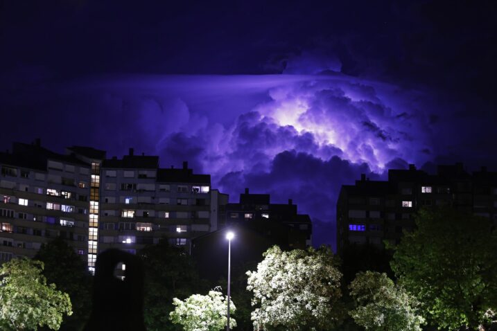 Olujno nebo iznad Ljubljane / Foto Borut Živulović/PIXSELL/F.A. BOBO