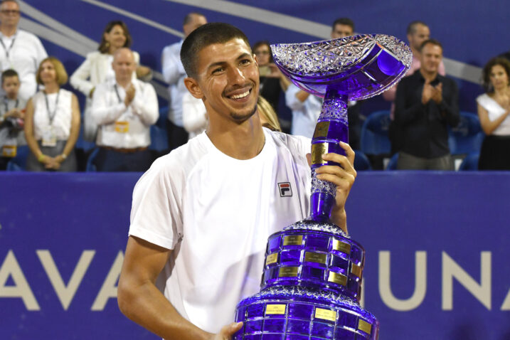 TROFEJ U PRAVIM RUKAMA - Alexei Popyrin/Foto M. MIJOŠEK