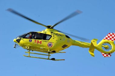 Iz udruge "Helikopterima liječnici pomažu" upozoravaju da novi helidrom neće zadovoljiti medicinsko pravilo "zlatnog sata" / Foto Sergej DRECHSLER / NL