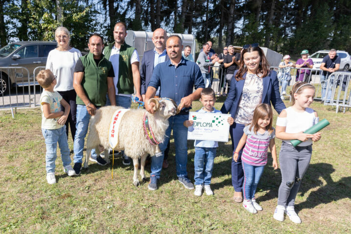 Zdeno Ramljak i ovan šampion