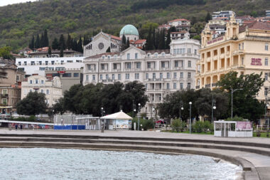 Opatija privlači većinom domaće kongrese i događanja. Za dovođenje većeg broja međunarodnih kongresa primarni je uvjet bolja avionska povezanost Zračne luke Rijeka / Snimio Vedran KARUZA