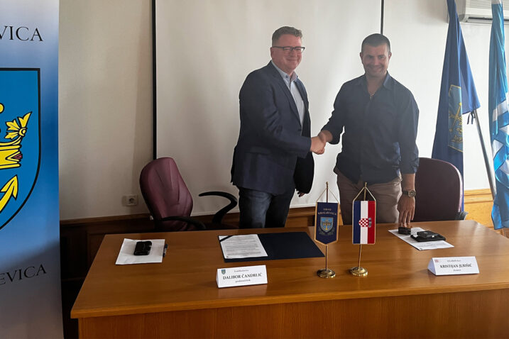 Ugovor potpisali Dalibor Čandrlić i Kristijan Jurišić