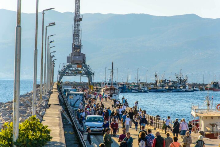 S jedne od prethodnih izložbi / NL arhiva