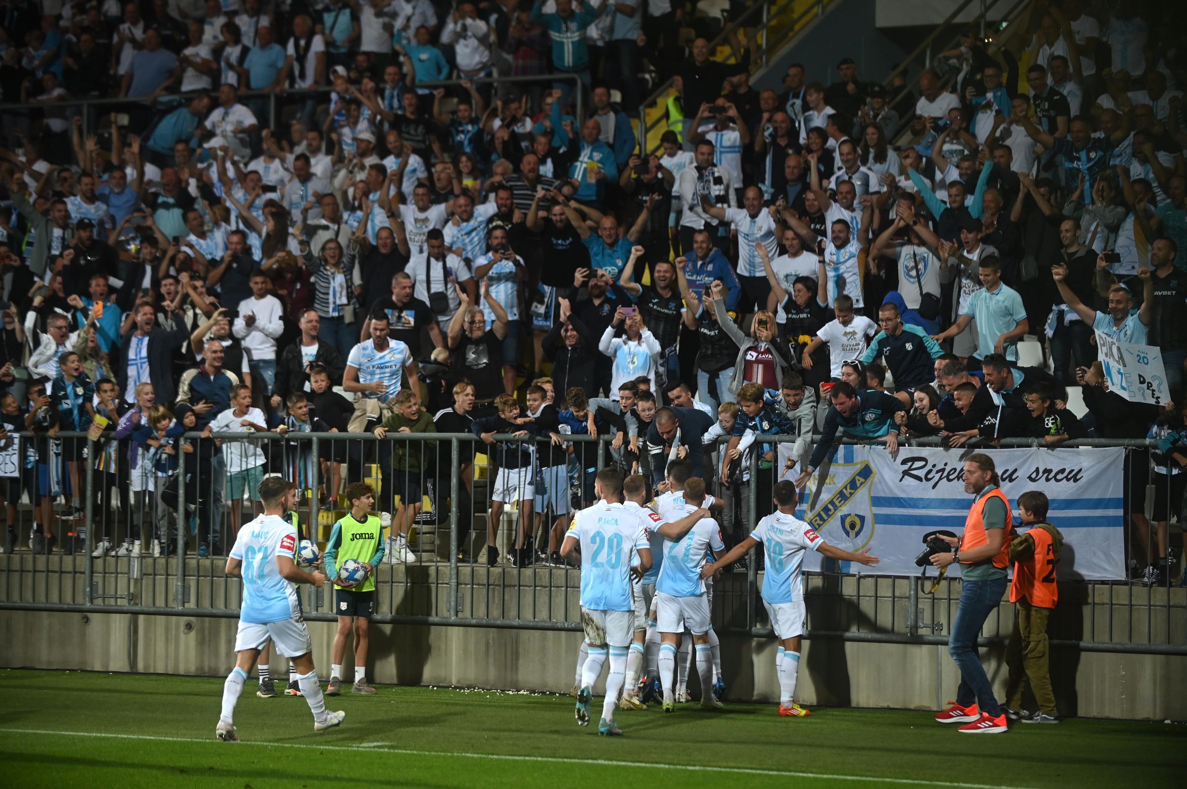 HAJDUK - RIJEKA 1:2 KRAJ! Rijeka uzela velika tri boda na Poljudu! Labrović  junak Bijelih! - Novi list